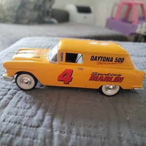 Vintage Sterling Marlin 1955 Chevrolet Delivery lockable 1:25 scale diecast bank